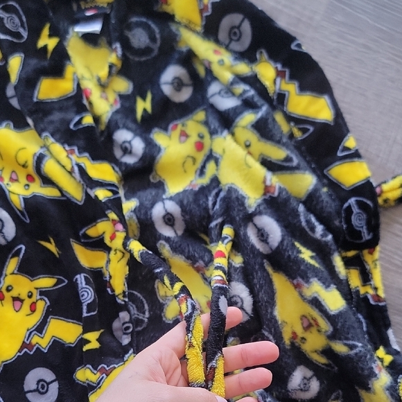 Kids Pikachu Robe - Picture 3 of 4